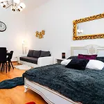 Apartament Black Diamond *