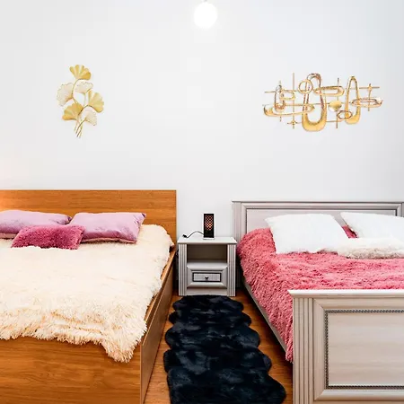 Black Diamond Apartment *